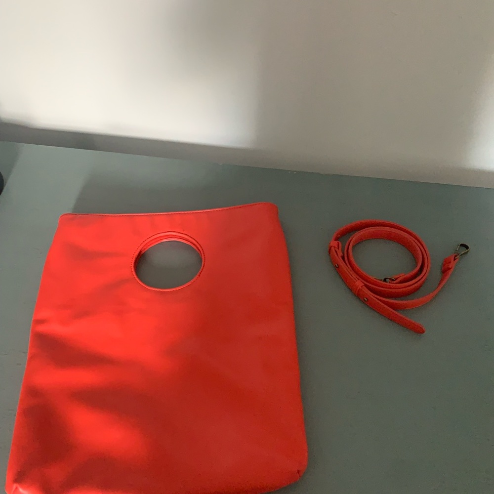 βοΈβοΈ Orange Purse: shoulder/crossbody/clutch - Picture 2 of 4